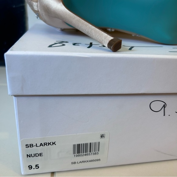 NEW Betsey Johnson Larkk Nude 4” Heel Ankle Booties Crystal Holiday Party Sz 10 - Picture 6 of 11